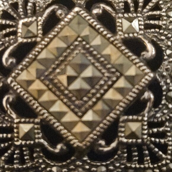 STERLING SILVER VINTAGE MARCASITE BROOCH - Picture 5 of 7